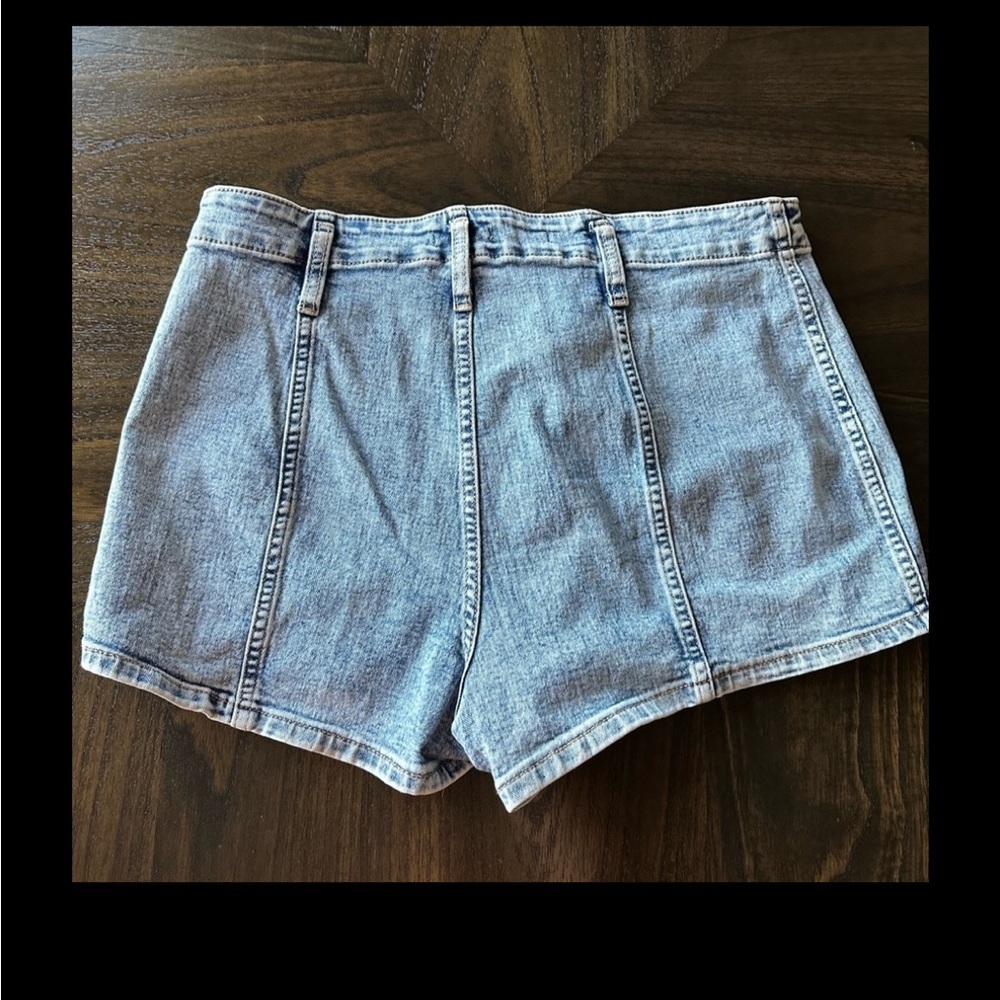 Wild Fable Womens Shorts Size 8 Denim Blue Shortie Mini Festival Grunge Retro - Picture 3 of 5